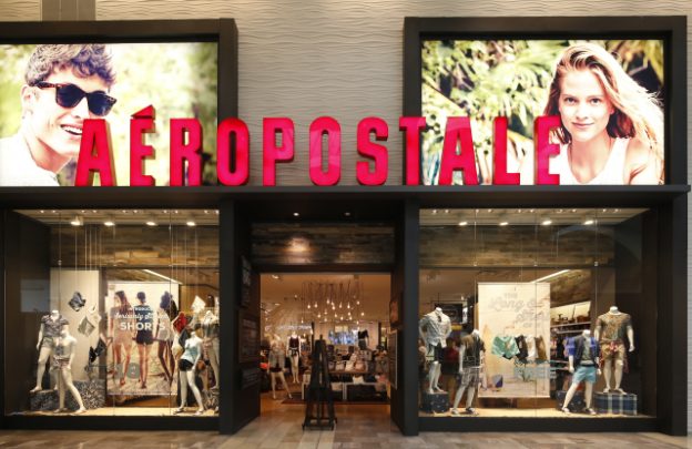 Aéropostale store front at Garden State Plaza.